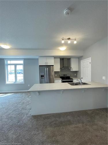 90 Oat Lane, Kitchener, ON - Indoor Photo Showing Kitchen