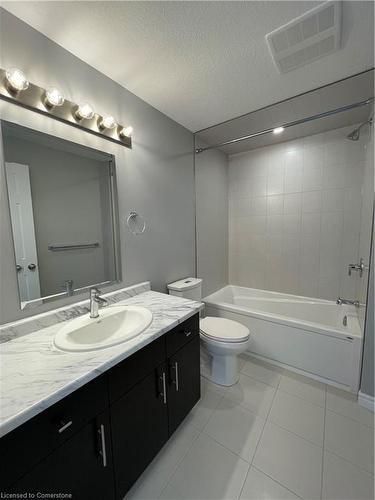 90 Oat Lane, Kitchener, ON - Indoor Photo Showing Bathroom