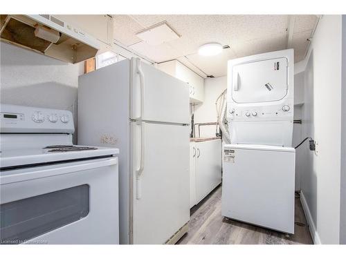 72 Massey Avenue, Kitchener, ON - Indoor Photo Showing Laundry Room