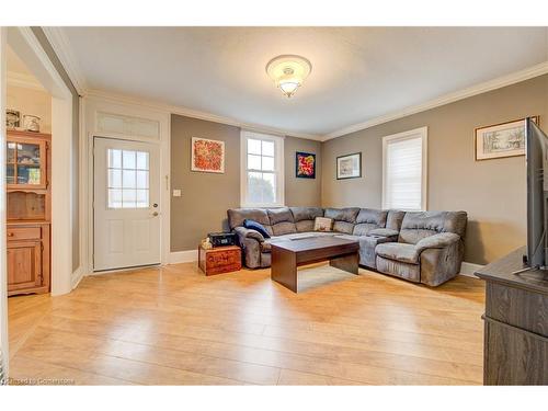 68 Samuelson Street, Cambridge, ON - Indoor Photo Showing Living Room