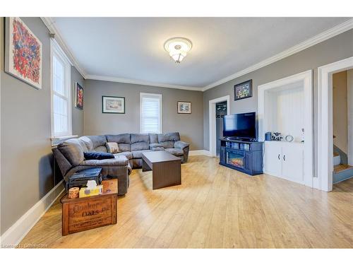 68 Samuelson Street, Cambridge, ON - Indoor Photo Showing Living Room