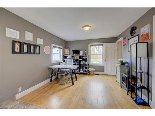 68 Samuelson Street, Cambridge, ON - Indoor Photo Showing Living Room