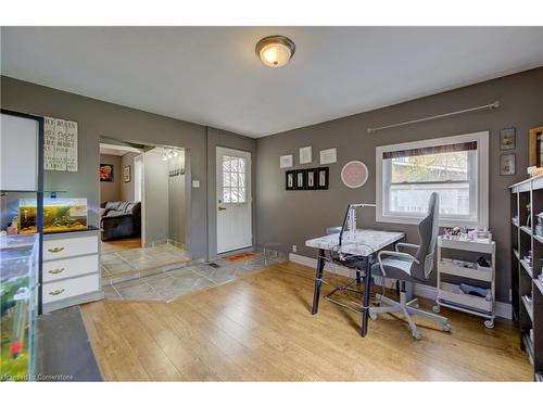 68 Samuelson Street, Cambridge, ON - Indoor Photo Showing Living Room