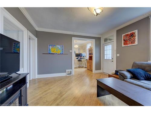 68 Samuelson Street, Cambridge, ON - Indoor Photo Showing Living Room