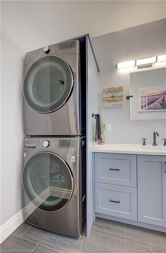 68 Samuelson Street, Cambridge, ON - Indoor Photo Showing Laundry Room