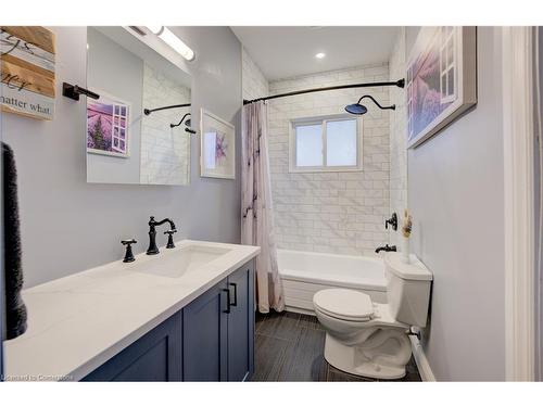 68 Samuelson Street, Cambridge, ON - Indoor Photo Showing Bathroom