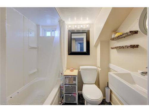 68 Samuelson Street, Cambridge, ON - Indoor Photo Showing Bathroom