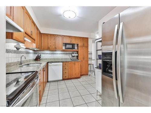 19-1675 Upper Gage Avenue, Hamilton, ON - Indoor Photo Showing Kitchen With Stainless Steel Kitchen