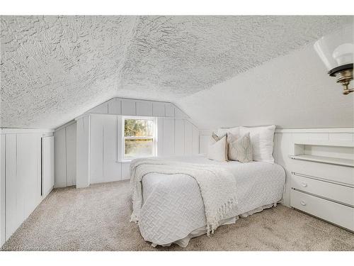 895 King Street, Palmerston, ON - Indoor Photo Showing Bedroom