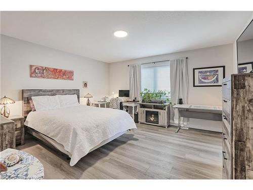 80 Mill Race Crescent, St. Jacobs, ON - Indoor Photo Showing Bedroom