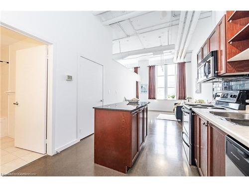 224-410 King Street W, Kitchener, ON - Indoor Photo Showing Kitchen