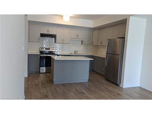 80-261 Woodbine Avenue, Kitchener, ON - Indoor Photo Showing Kitchen With Upgraded Kitchen