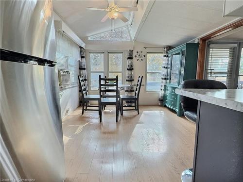 9-580 Beaver Creek Road, Waterloo, ON - Indoor Photo Showing Dining Room