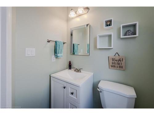 19 Doll Court, Kitchener, ON - Indoor Photo Showing Bathroom