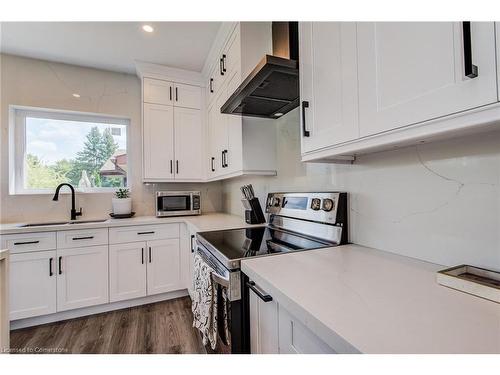 151 Cityview Drive N, Guelph, ON - Indoor Photo Showing Kitchen