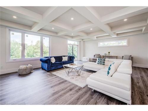 151 Cityview Drive N, Guelph, ON - Indoor Photo Showing Living Room