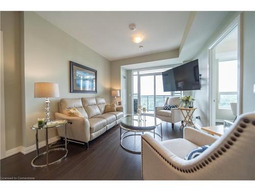 1508-155 Caroline Street S, Waterloo, ON - Indoor Photo Showing Living Room