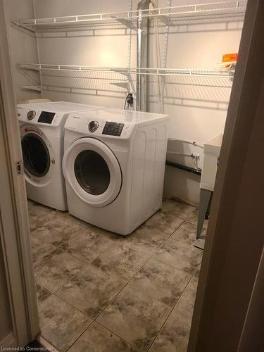 108 Greenbrier Drive, Waterloo, ON - Indoor Photo Showing Laundry Room