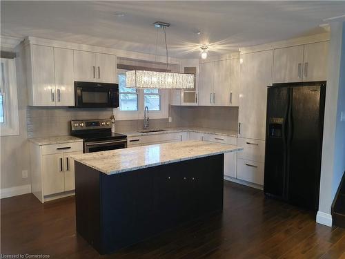 108 Greenbrier Drive, Waterloo, ON - Indoor Photo Showing Kitchen