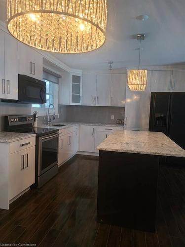 108 Greenbrier Drive, Waterloo, ON - Indoor Photo Showing Kitchen