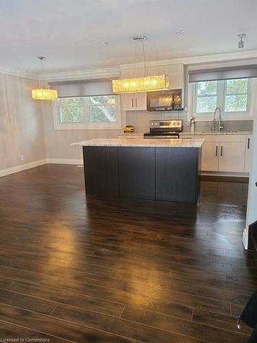 108 Greenbrier Drive, Waterloo, ON - Indoor Photo Showing Kitchen