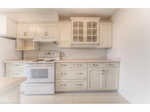 508-225 Harvard Place, Waterloo, ON - Indoor Photo Showing Kitchen