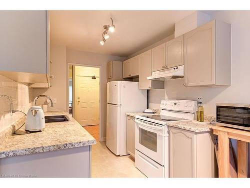 507-300 Keats Way, Waterloo, ON - Indoor Photo Showing Kitchen