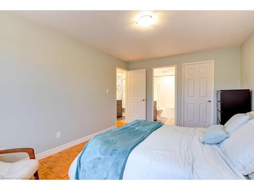 507-300 Keats Way, Waterloo, ON - Indoor Photo Showing Bedroom