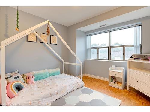 507-300 Keats Way, Waterloo, ON - Indoor Photo Showing Bedroom