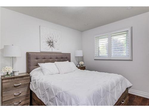 49 Vardon Avenue, Cambridge, ON - Indoor Photo Showing Bedroom