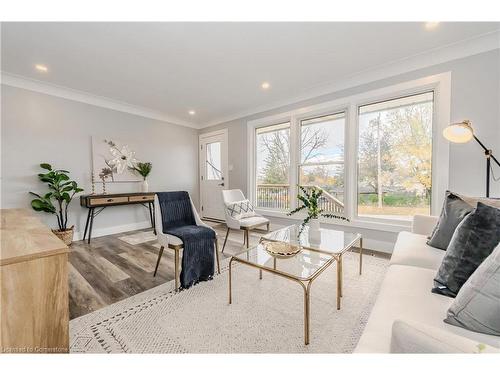 96 Rife Avenue, Cambridge, ON - Indoor Photo Showing Living Room