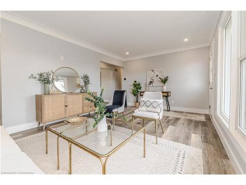 96 Rife Avenue, Cambridge, ON - Indoor Photo Showing Living Room