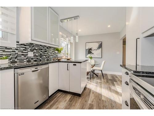 96 Rife Avenue, Cambridge, ON - Indoor Photo Showing Kitchen With Upgraded Kitchen