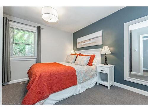 123 Bagot Street, Guelph, ON - Indoor Photo Showing Bedroom