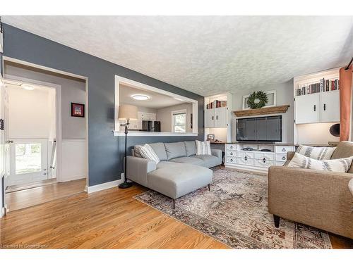 123 Bagot Street, Guelph, ON - Indoor Photo Showing Living Room