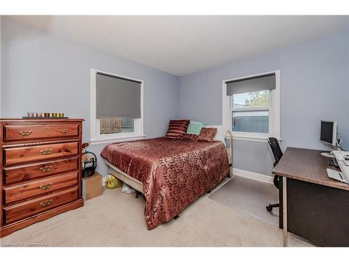 75 Jackson Avenue, Kitchener, ON - Indoor Photo Showing Bedroom