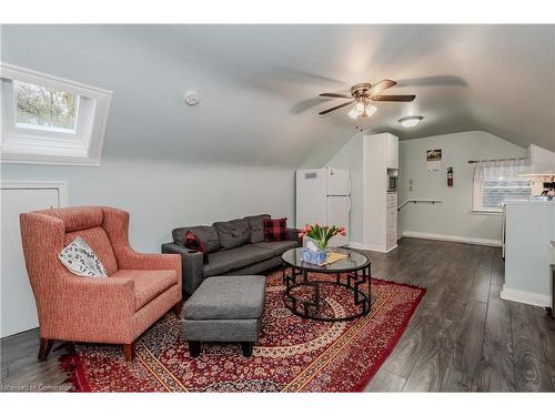 75 Jackson Avenue, Kitchener, ON - Indoor Photo Showing Living Room