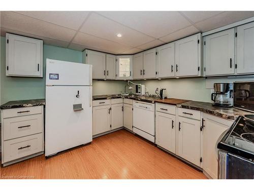 75 Jackson Avenue, Kitchener, ON - Indoor Photo Showing Kitchen