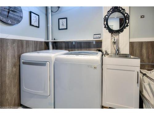 118 Rolling Meadows Drive, Kitchener, ON - Indoor Photo Showing Laundry Room