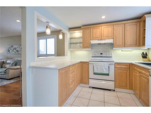 118 Rolling Meadows Drive, Kitchener, ON - Indoor Photo Showing Kitchen