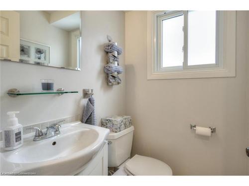 118 Rolling Meadows Drive, Kitchener, ON - Indoor Photo Showing Bathroom