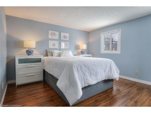 118 Rolling Meadows Drive, Kitchener, ON - Indoor Photo Showing Bedroom