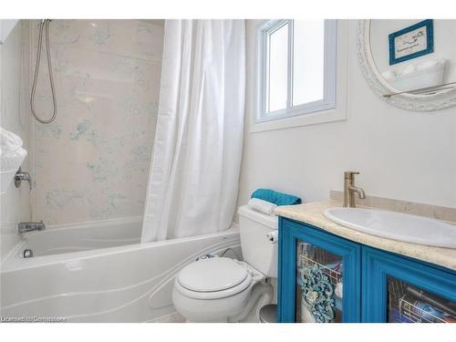 118 Rolling Meadows Drive, Kitchener, ON - Indoor Photo Showing Bathroom