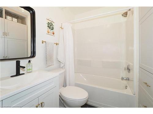 134 Brubacher Street, Kitchener, ON - Indoor Photo Showing Bathroom