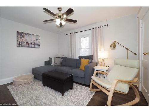 134 Brubacher Street, Kitchener, ON - Indoor Photo Showing Living Room