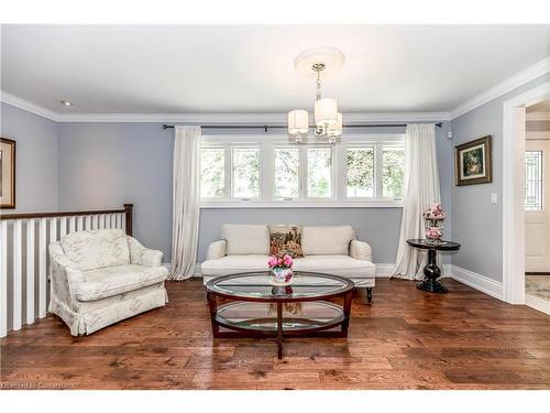 19617 Mountainview Road, Caledon East, ON - Indoor Photo Showing Living Room