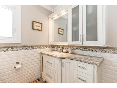 19617 Mountainview Road, Caledon East, ON - Indoor Photo Showing Bathroom