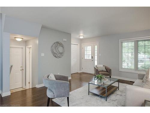 276 South Leaksdale Circle, London, ON - Indoor Photo Showing Living Room