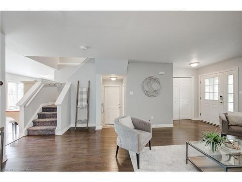 276 South Leaksdale Circle, London, ON - Indoor Photo Showing Living Room