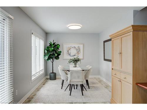 276 South Leaksdale Circle, London, ON - Indoor Photo Showing Dining Room